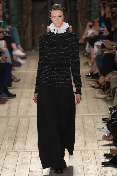 Look 27